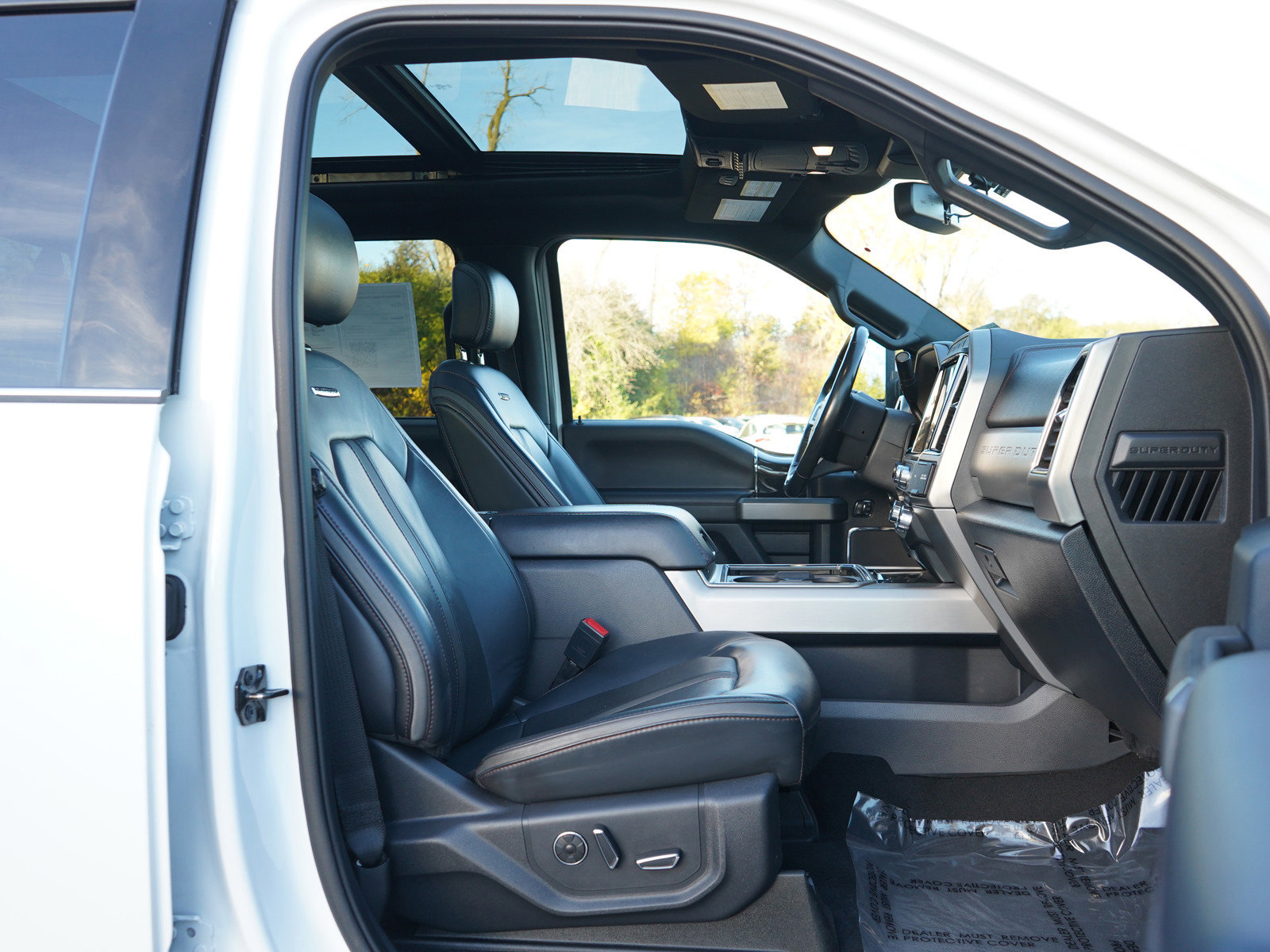 Used 2022 Ford F350 Platinum w/ FX4 Off-Road Package image 12