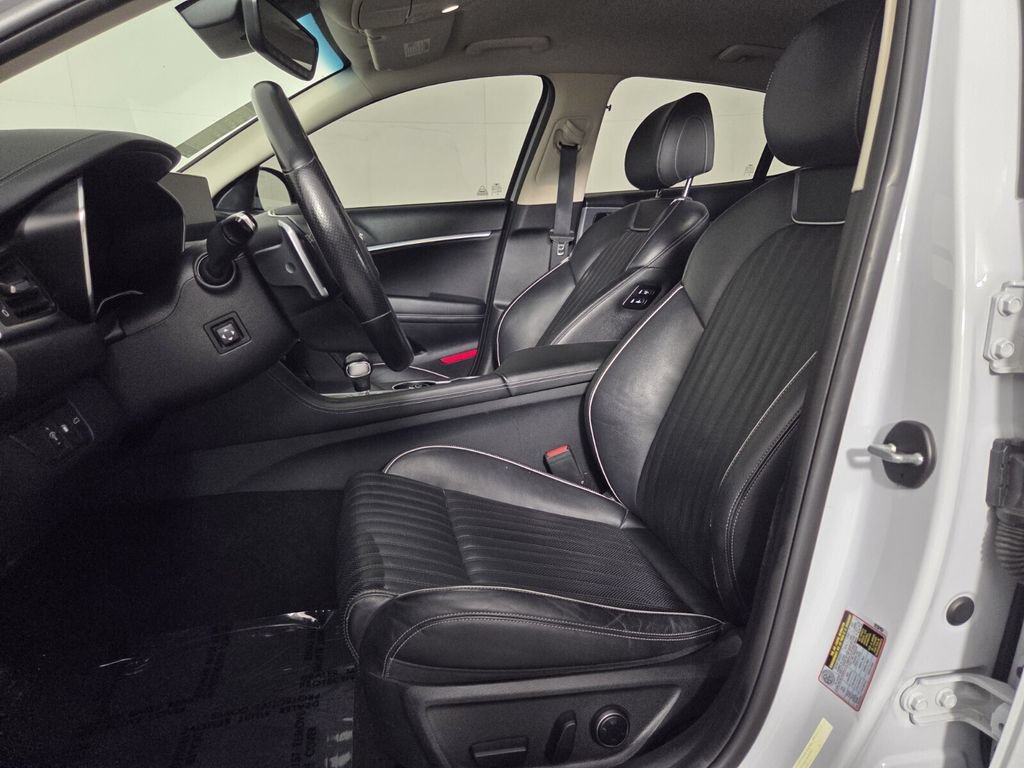 Used 2022 Genesis G70 3.3T RWD image 10