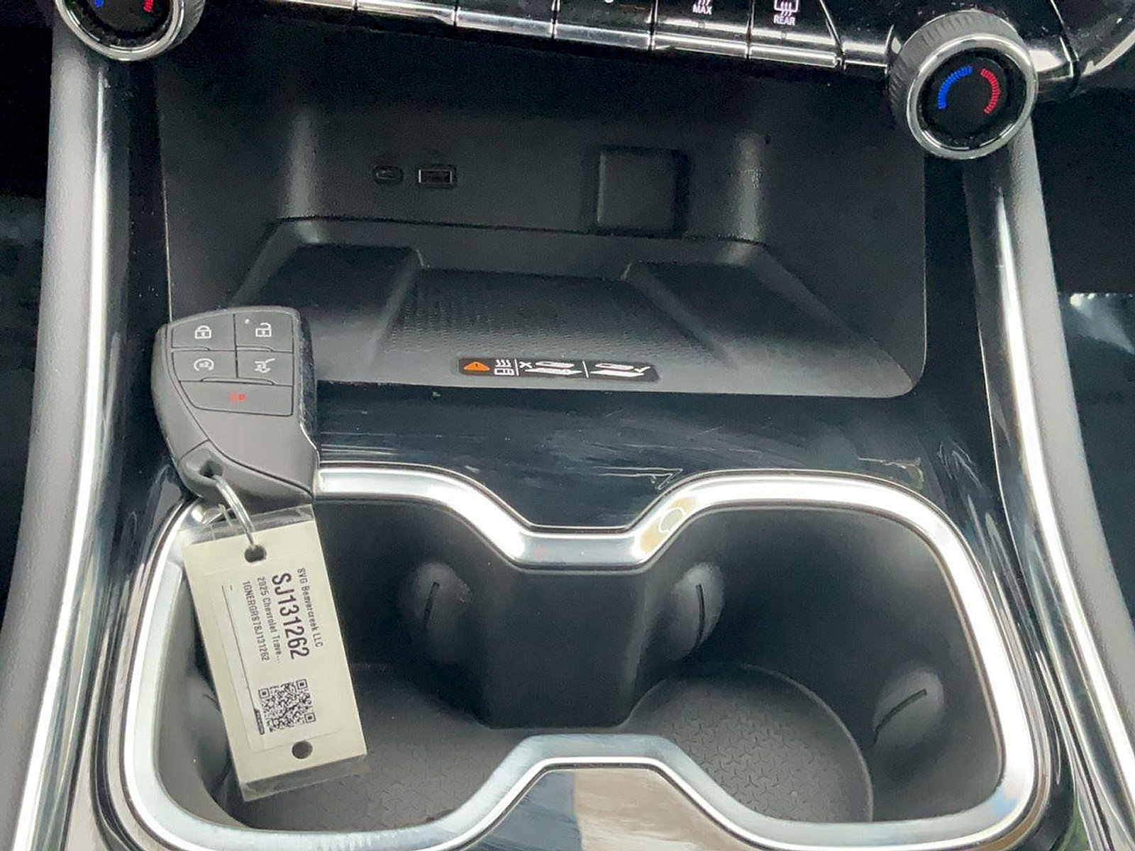 Used 2025 Chevrolet Traverse LT FWD image 22