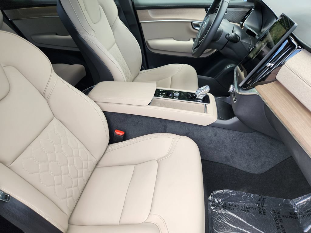 New 2026 Volvo XC90 B6 Plus w/ Protection Package Premier AWD/4WD image 5