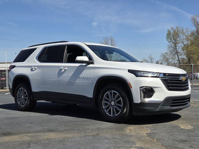 Used 2023 Chevrolet Traverse LT FWD image 4