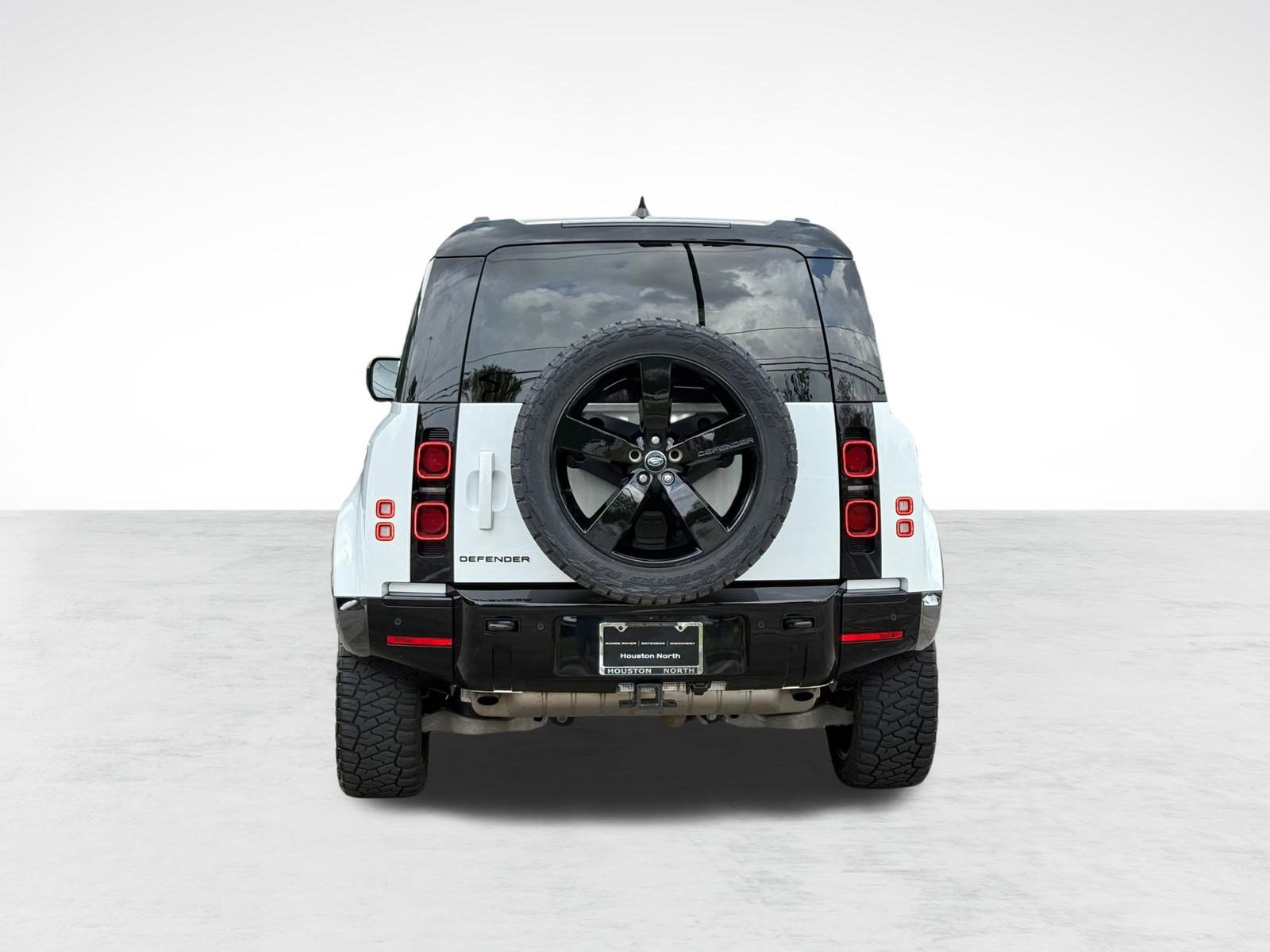 Certified 2024 Land Rover Defender 110 X-Dynamic SE image 9