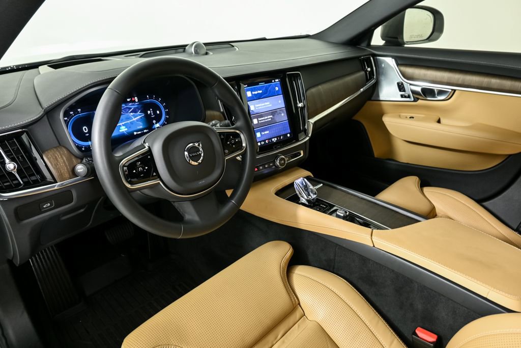 Certified 2024 Volvo V90 B6 Cross Country Ultimate w/ Protection Package Premier image 6