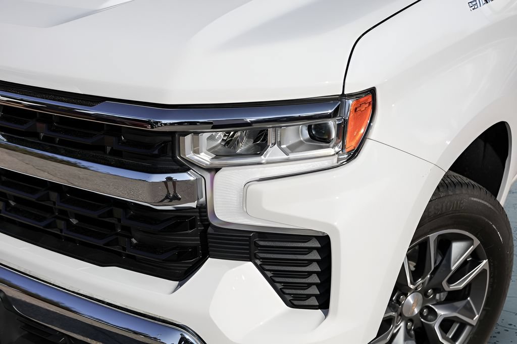 Used 2023 Chevrolet Silverado 1500 LT RWD image 3