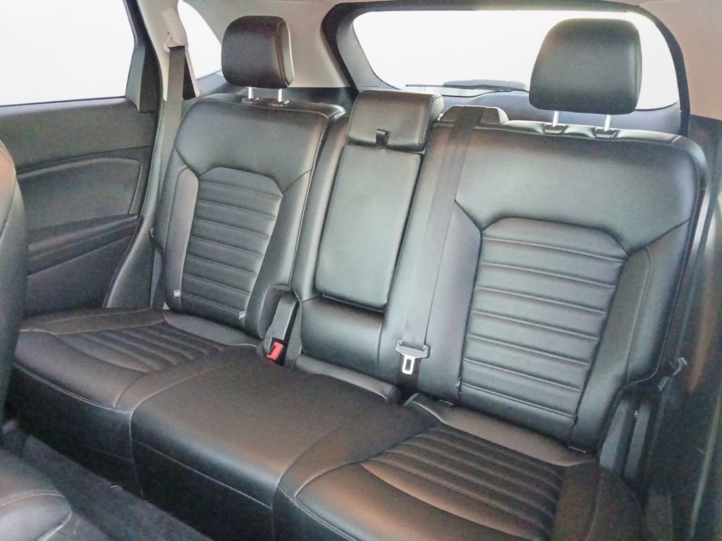 Used 2019 Ford Edge SEL w/ Equipment Group 201A image 22