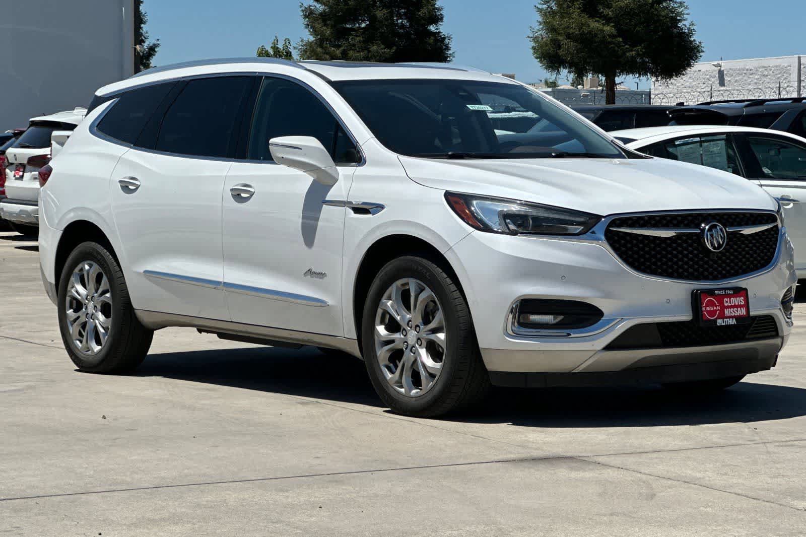 Used 2018 Buick Enclave Avenir w/ Avenir Technology Package AWD/4WD image 10