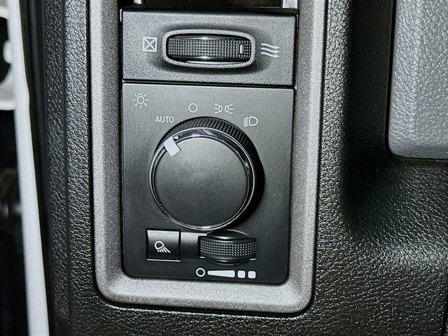 Used 2016 RAM 3500 Tradesman w/ Chrome Appearance Group image 10