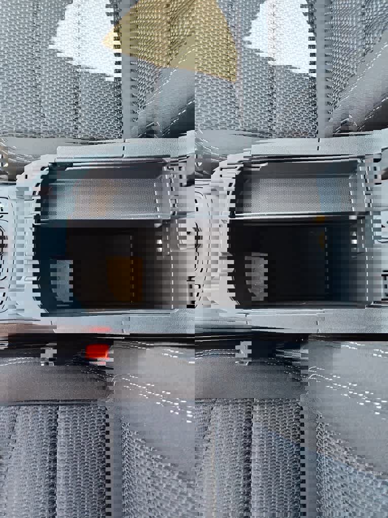 Used 2023 GMC Terrain SLE w/ Driver Convenience Package image 16