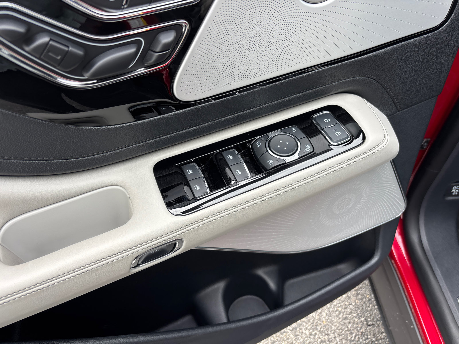 New 2026 Lincoln Aviator Reserve AWD/4WD image 13