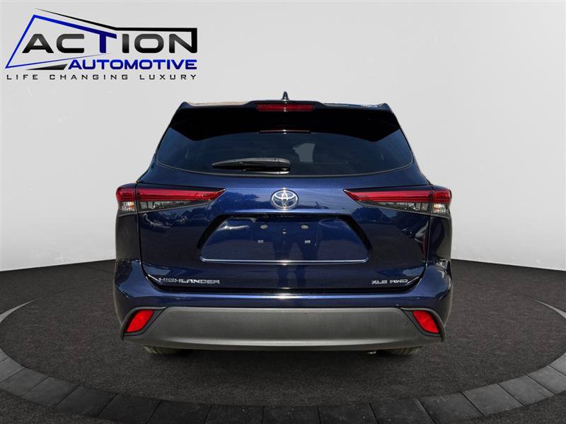 Used 2021 Toyota Highlander XLE AWD/4WD image 7