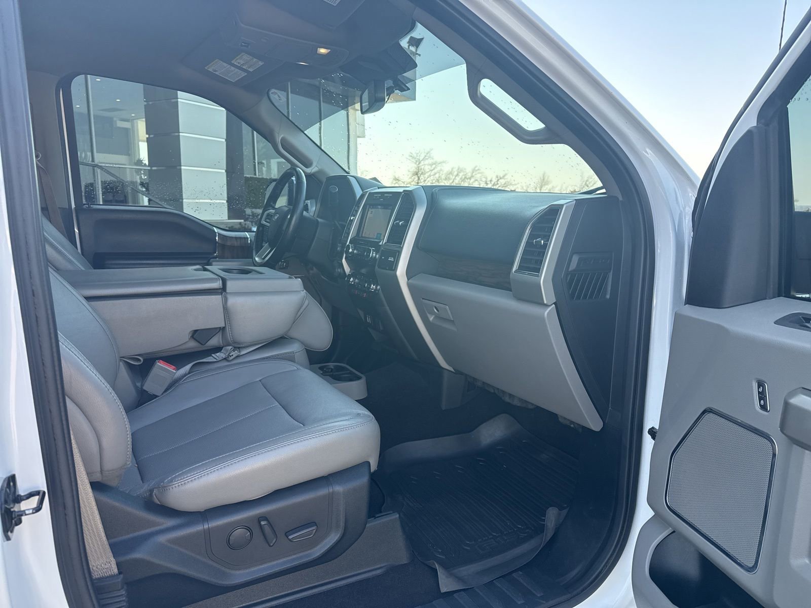 Used 2019 Ford F150 Lariat image 25