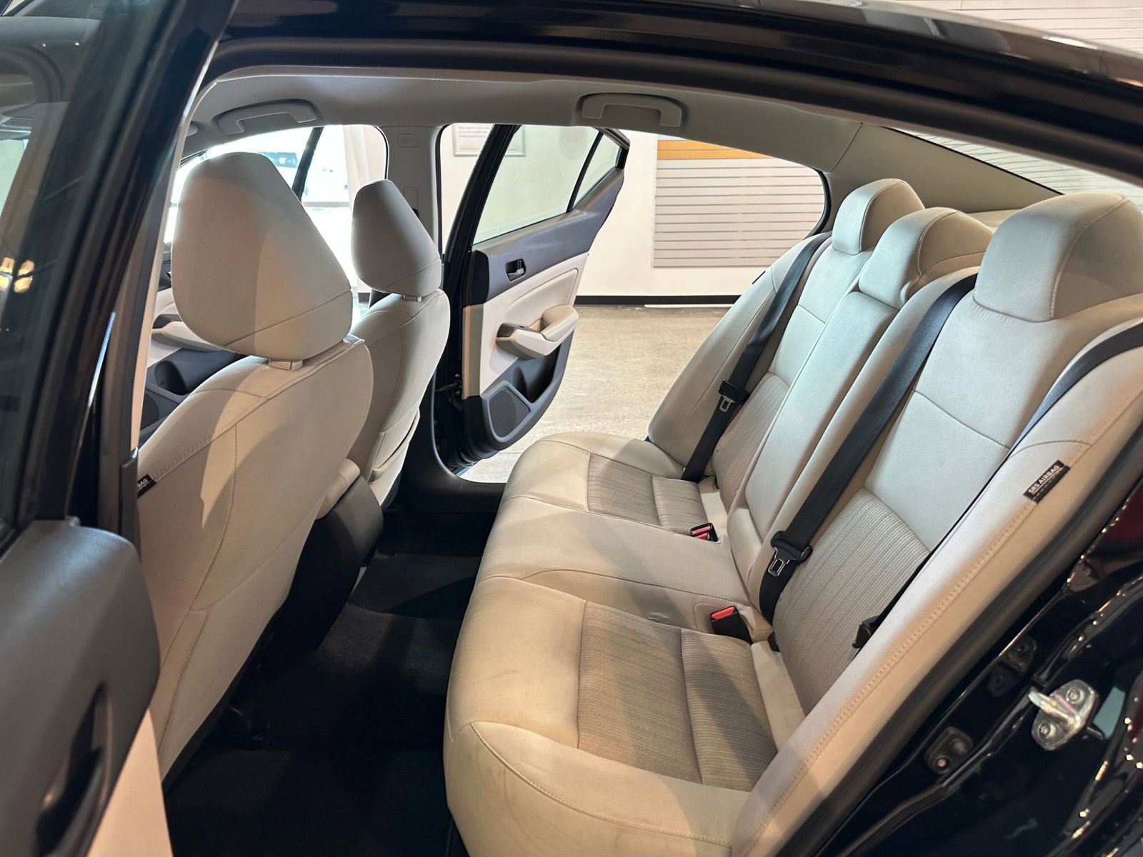 Used 2025 Nissan Altima 2.5 SV image 24