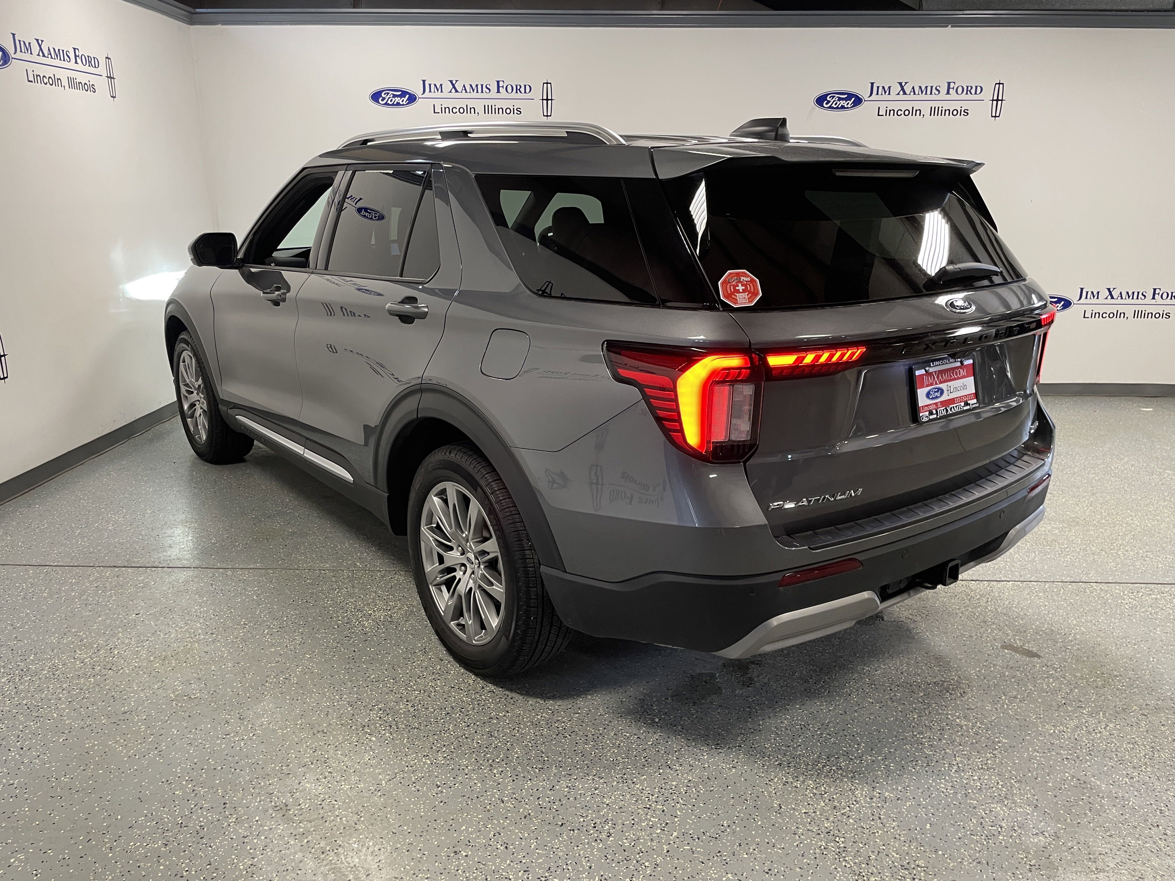 Used 2025 Ford Explorer Platinum image 4