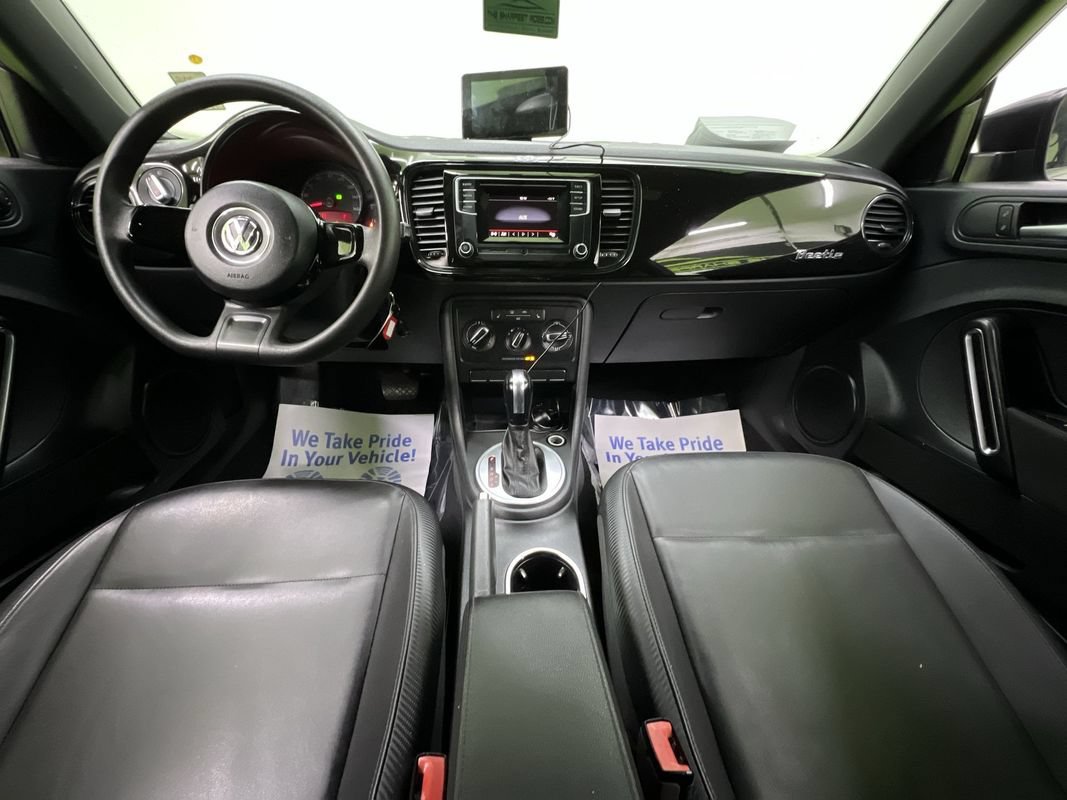Used 2017 Volkswagen Beetle 1.8T Classic FWD image 17