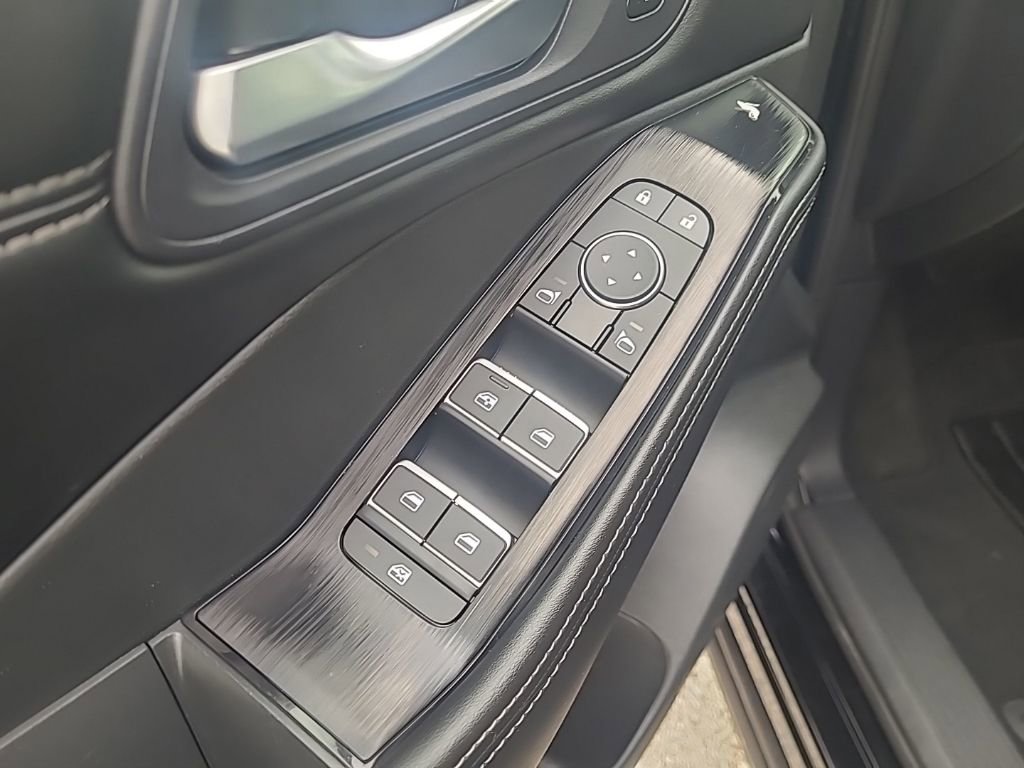 Used 2023 Nissan Rogue SL w/ SL Premium Package image 12