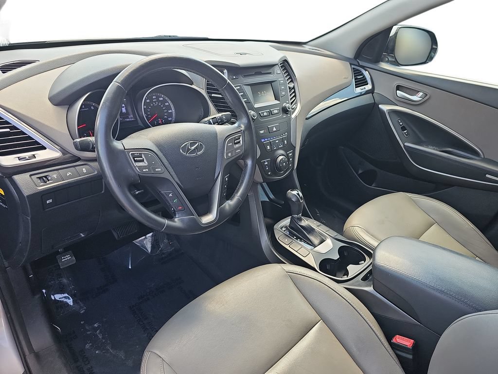 Used 2014 Hyundai Santa Fe GLS FWD image 16