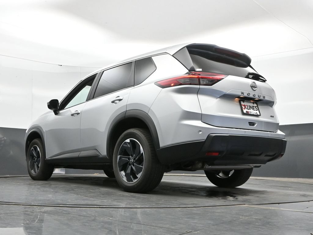 Used 2025 Nissan Rogue SV AWD/4WD image 47