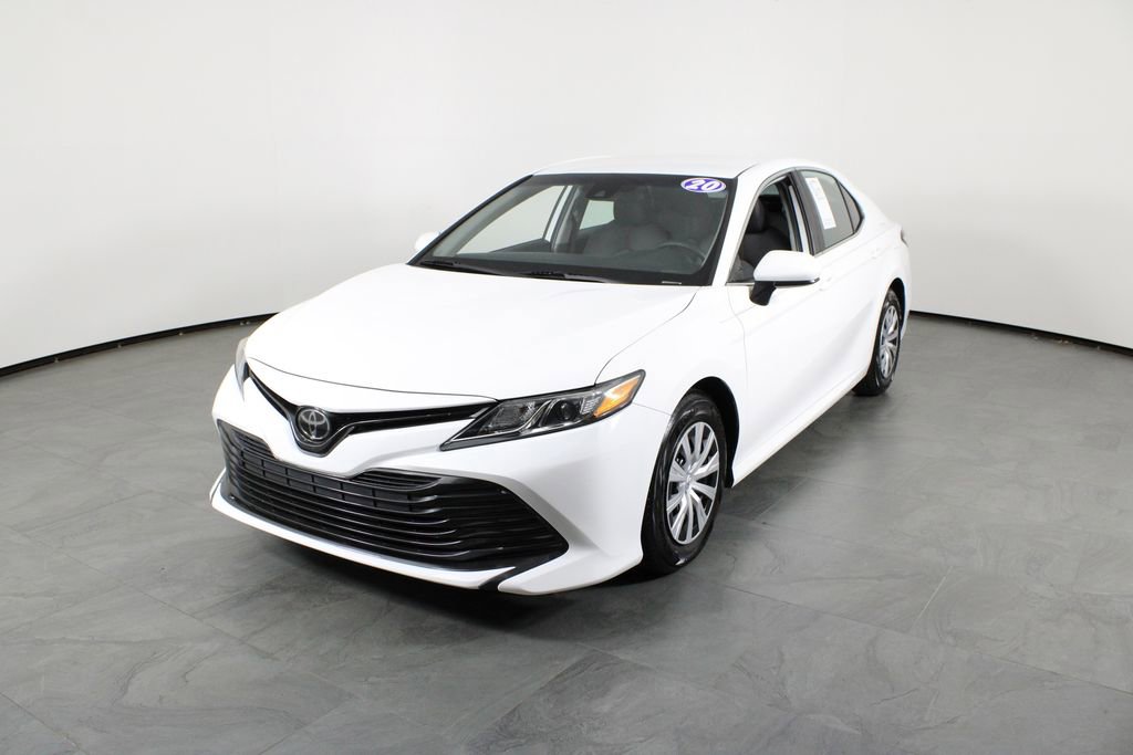 Used 2020 Toyota Camry L image 2