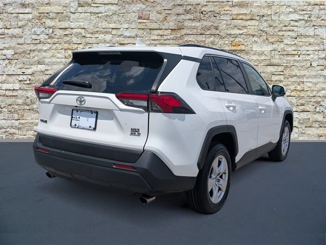 Used 2019 Toyota RAV4 XLE w/ Convenience Package FWD image 7