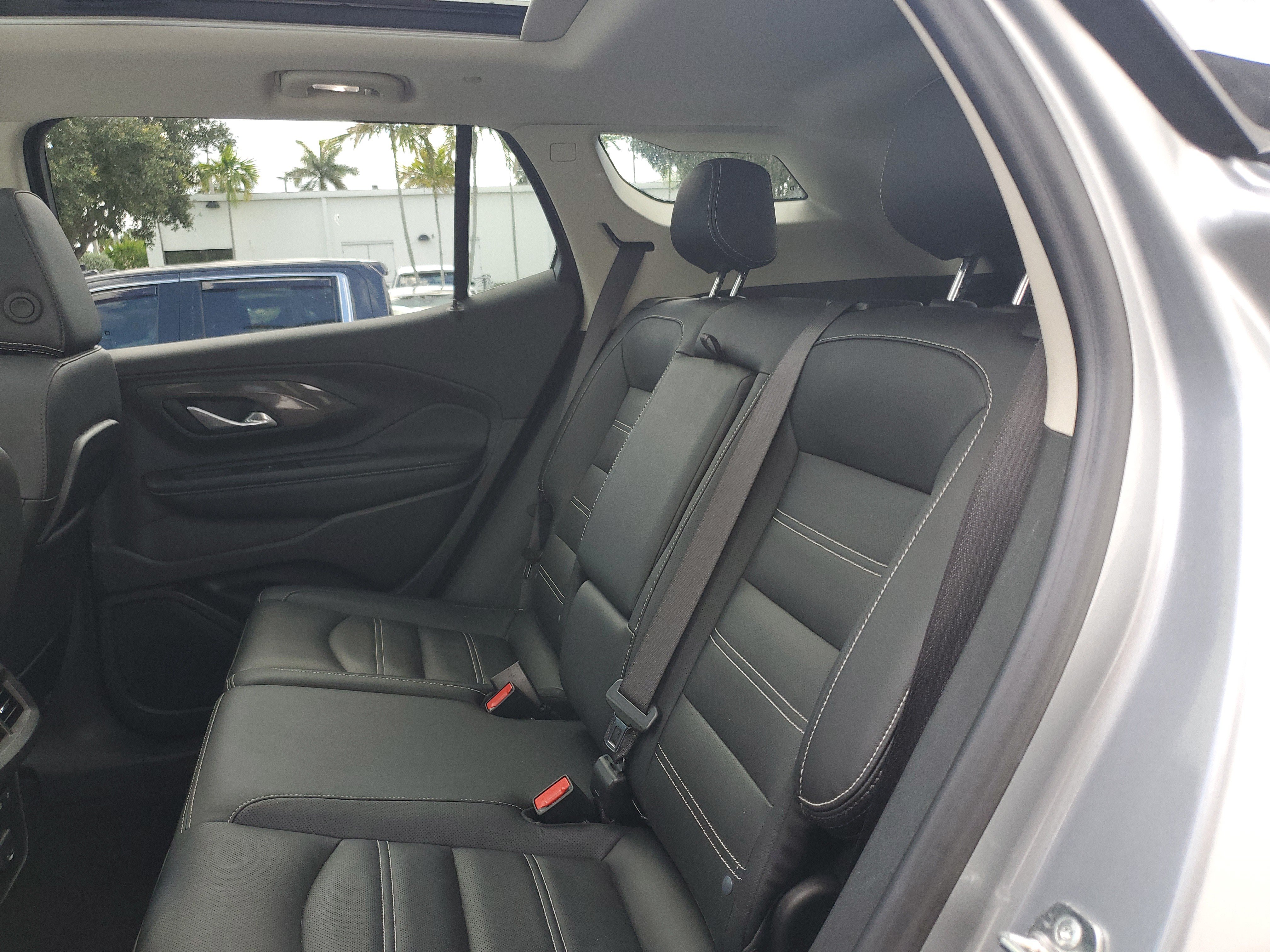 Used 2024 GMC Terrain Denali w/ Denali Premium Package AWD/4WD image 14