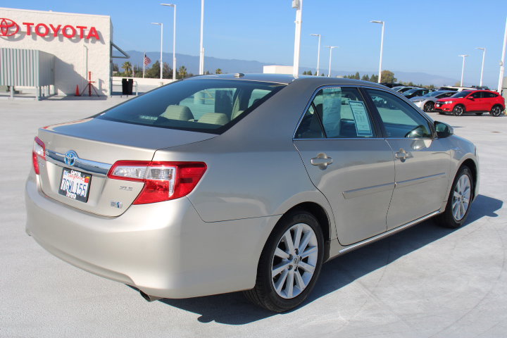 Used 2014 Toyota Camry XLE w/ Leather Package image 3