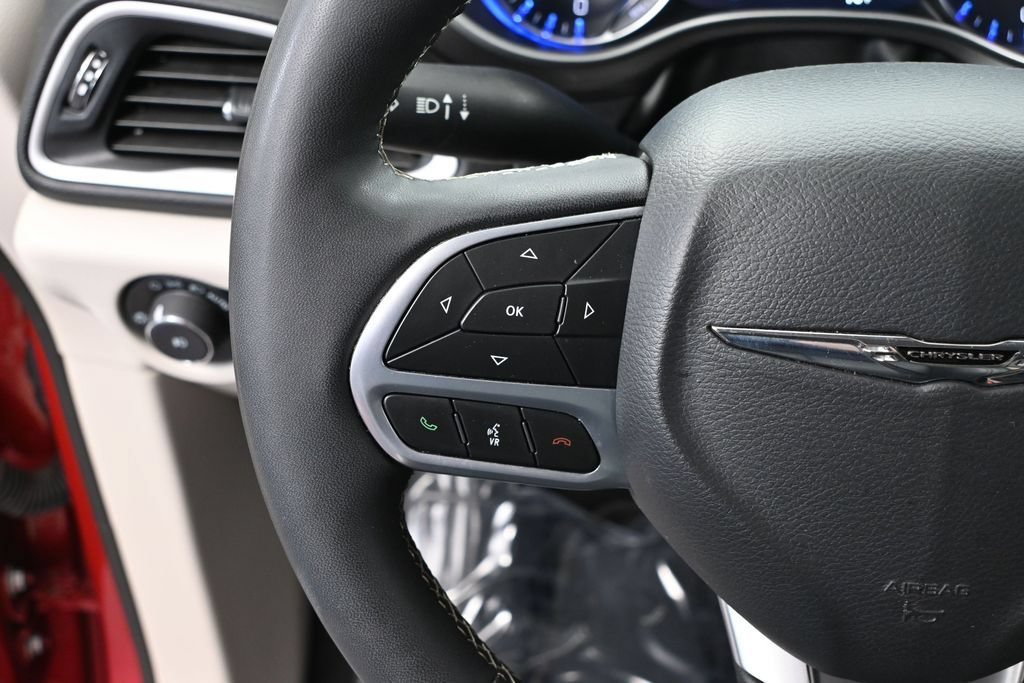 Used 2024 Chrysler Pacifica Touring-L FWD image 26