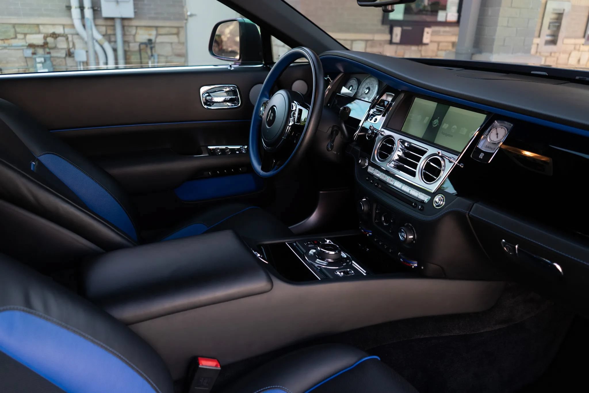 Used 2017 Rolls-Royce Dawn RWD image 67