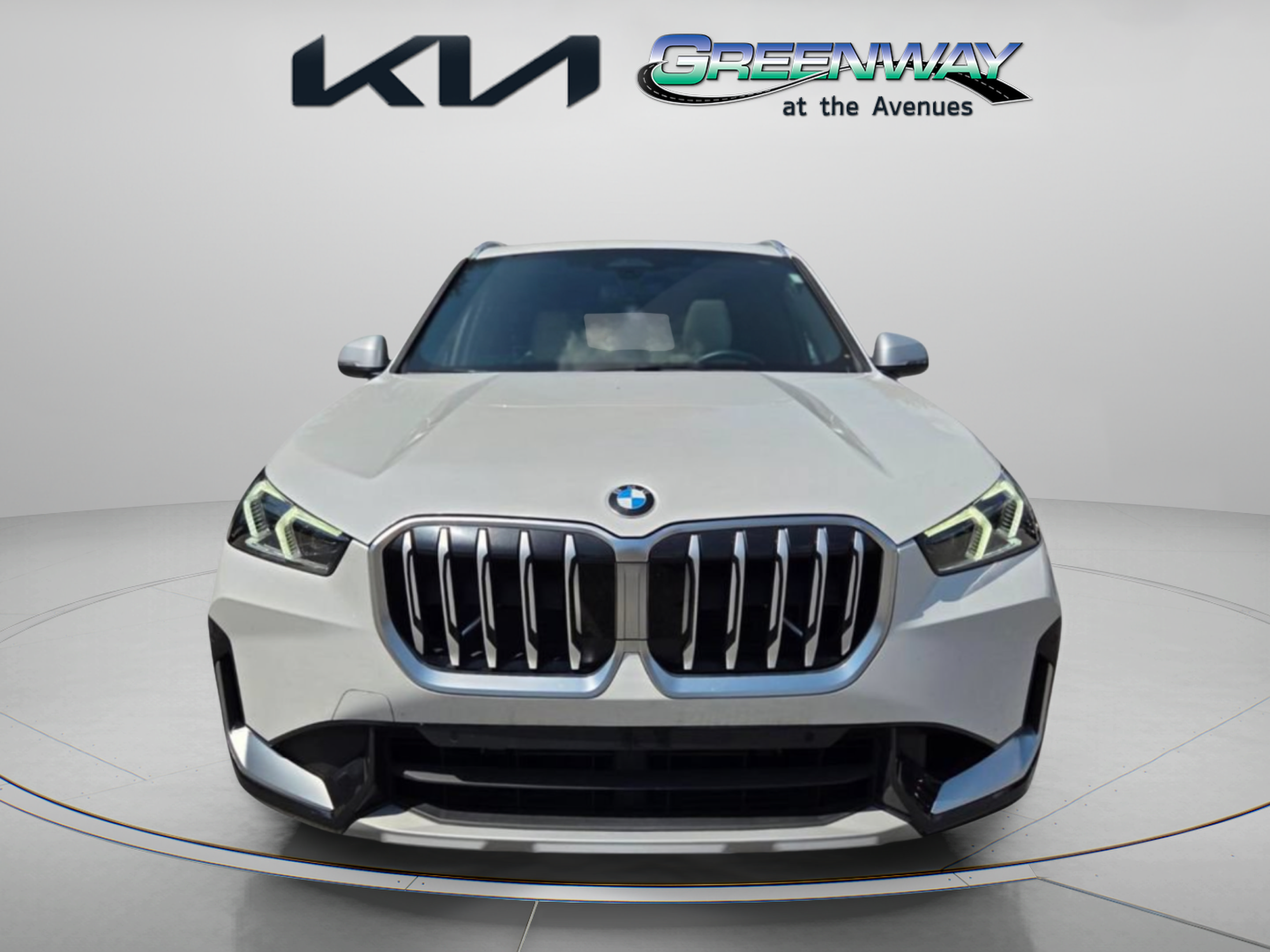 Used 2023 BMW X1 xDrive28i w/ Convenience Package AWD/4WD image 2