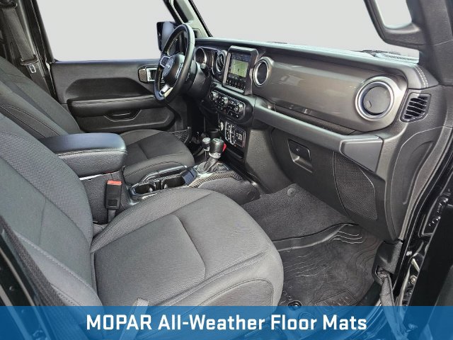 Used 2020 Jeep Wrangler Unlimited Sahara AWD/4WD image 13
