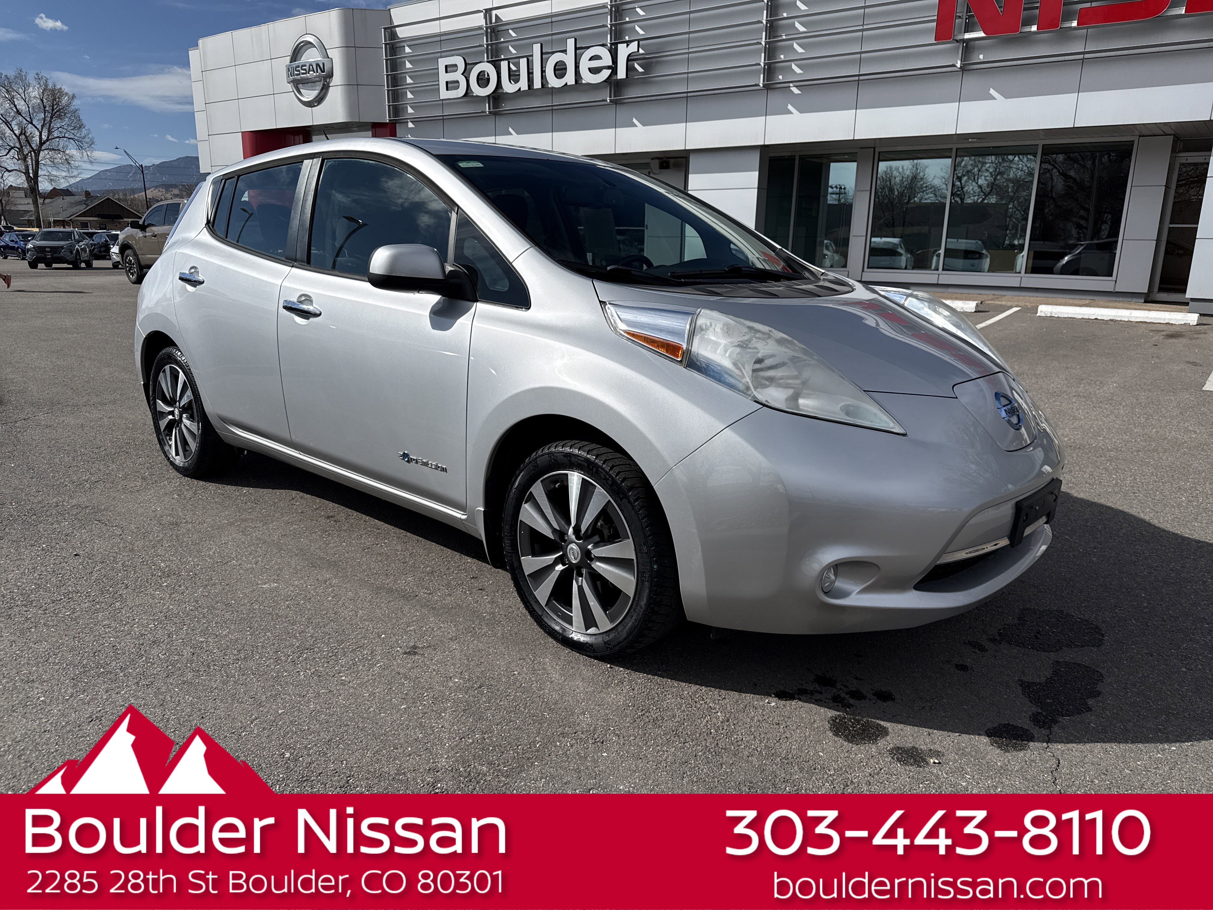 Used 2015 Nissan Leaf SV image 1