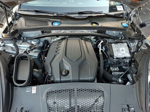 Certified 2026 Porsche Macan AWD/4WD image 30