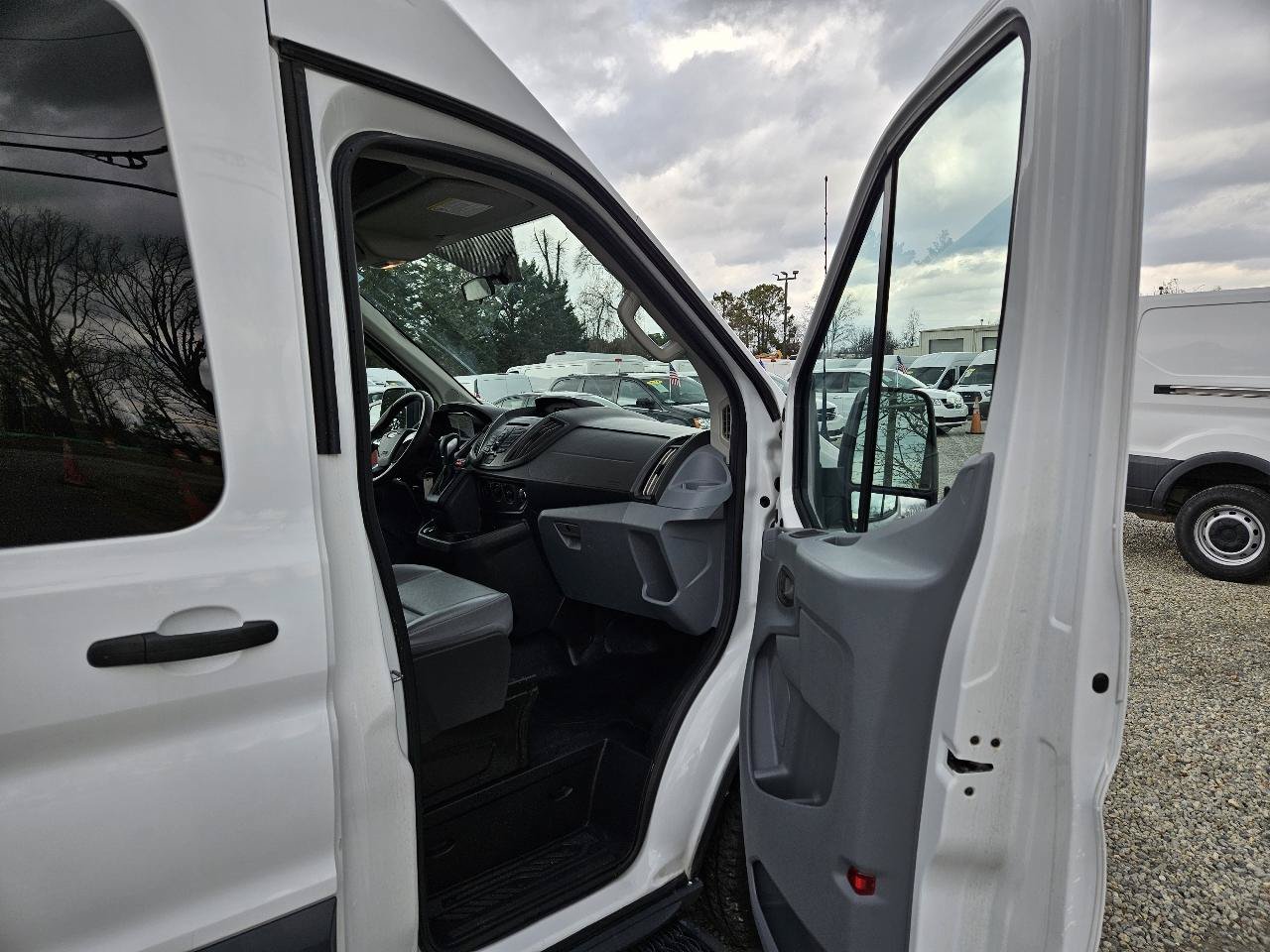 Used 2019 Ford Transit 350 XL RWD image 16
