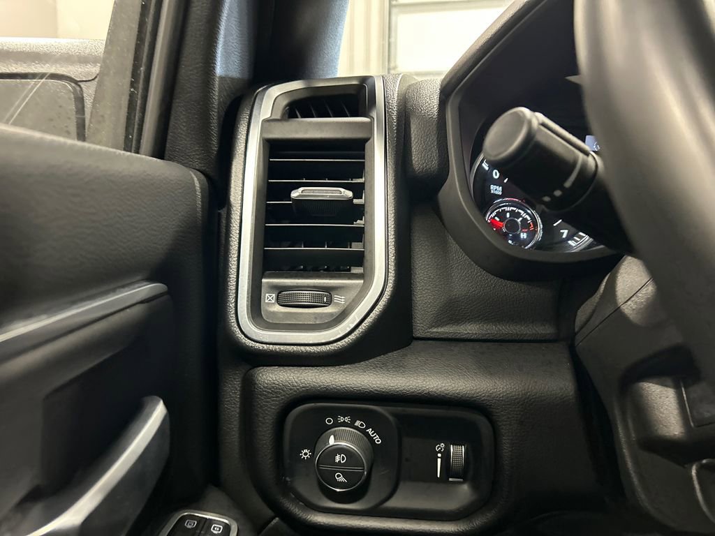 Used 2024 RAM 2500 Big Horn w/ Night Edition AWD/4WD image 19