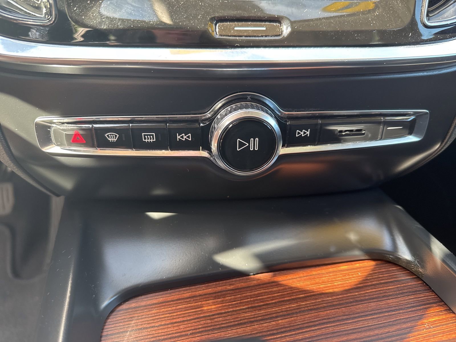 Used 2024 Volvo S60 B5 Plus image 30