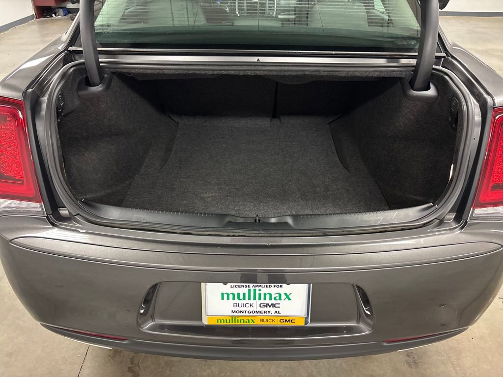 Used 2022 Chrysler 300 Touring w/ Sport Appearance Package image 18