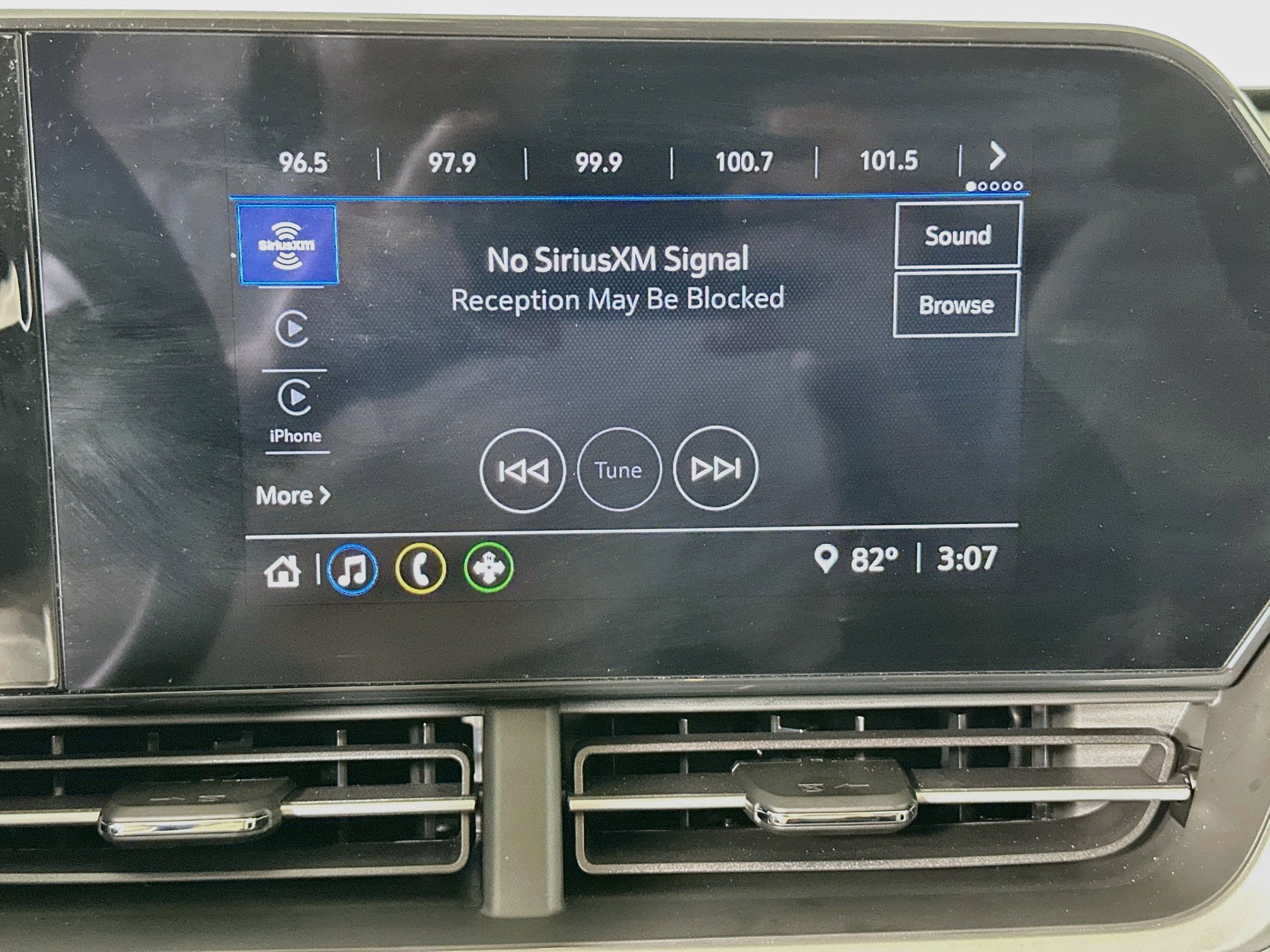 Used 2025 Chevrolet Trax LS FWD image 19