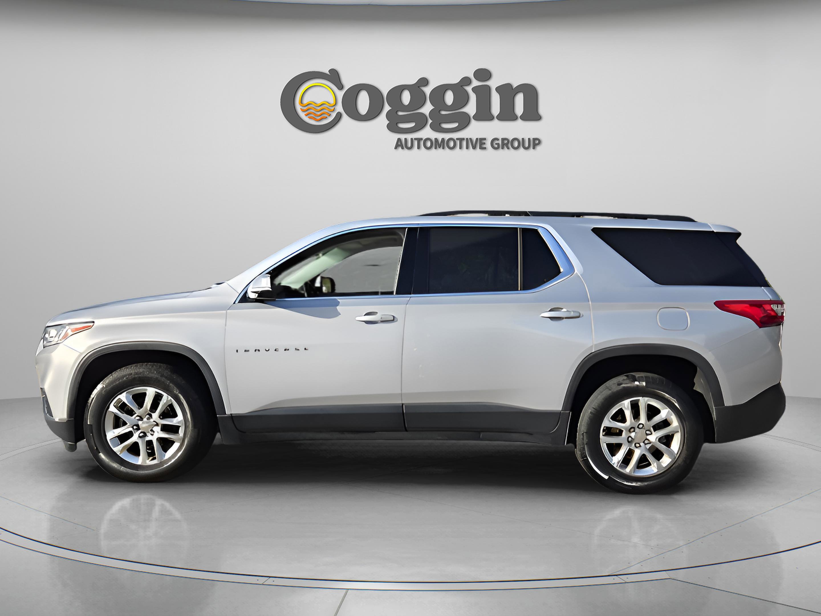 Used 2019 Chevrolet Traverse LT FWD image 2