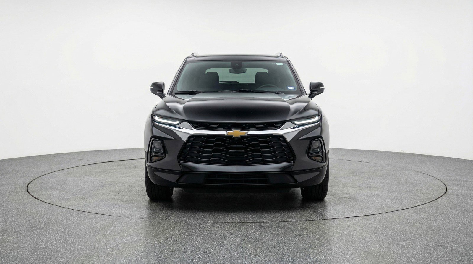 Used 2025 Chevrolet Blazer LT image 2