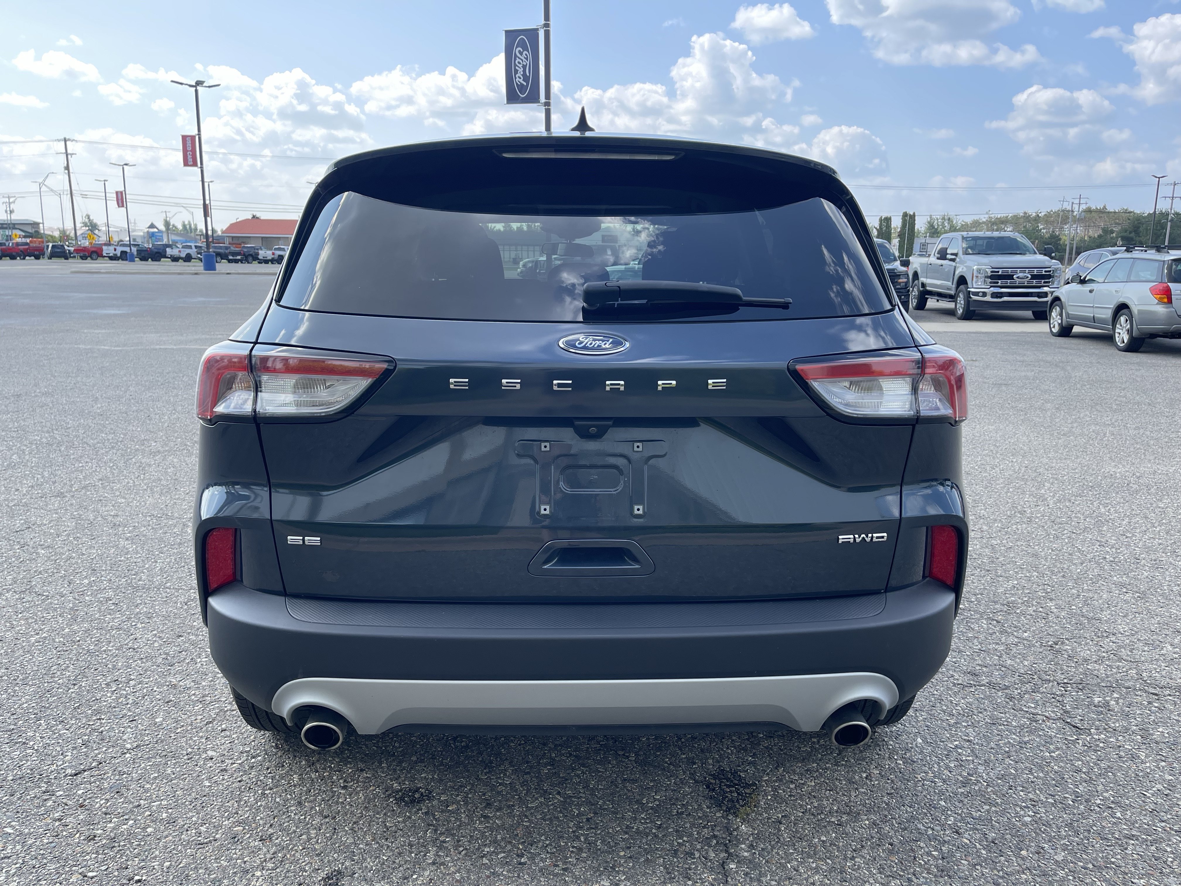 Used 2022 Ford Escape SE w/ Cold Weather Package AWD/4WD image 4