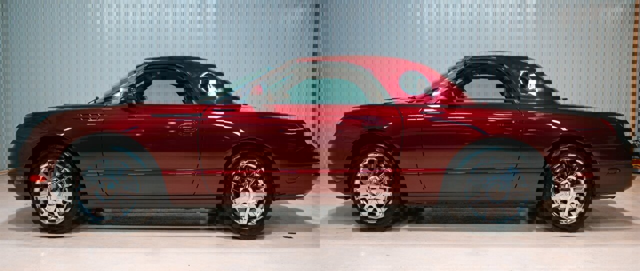 Used 2004 Ford Thunderbird Deluxe image 2