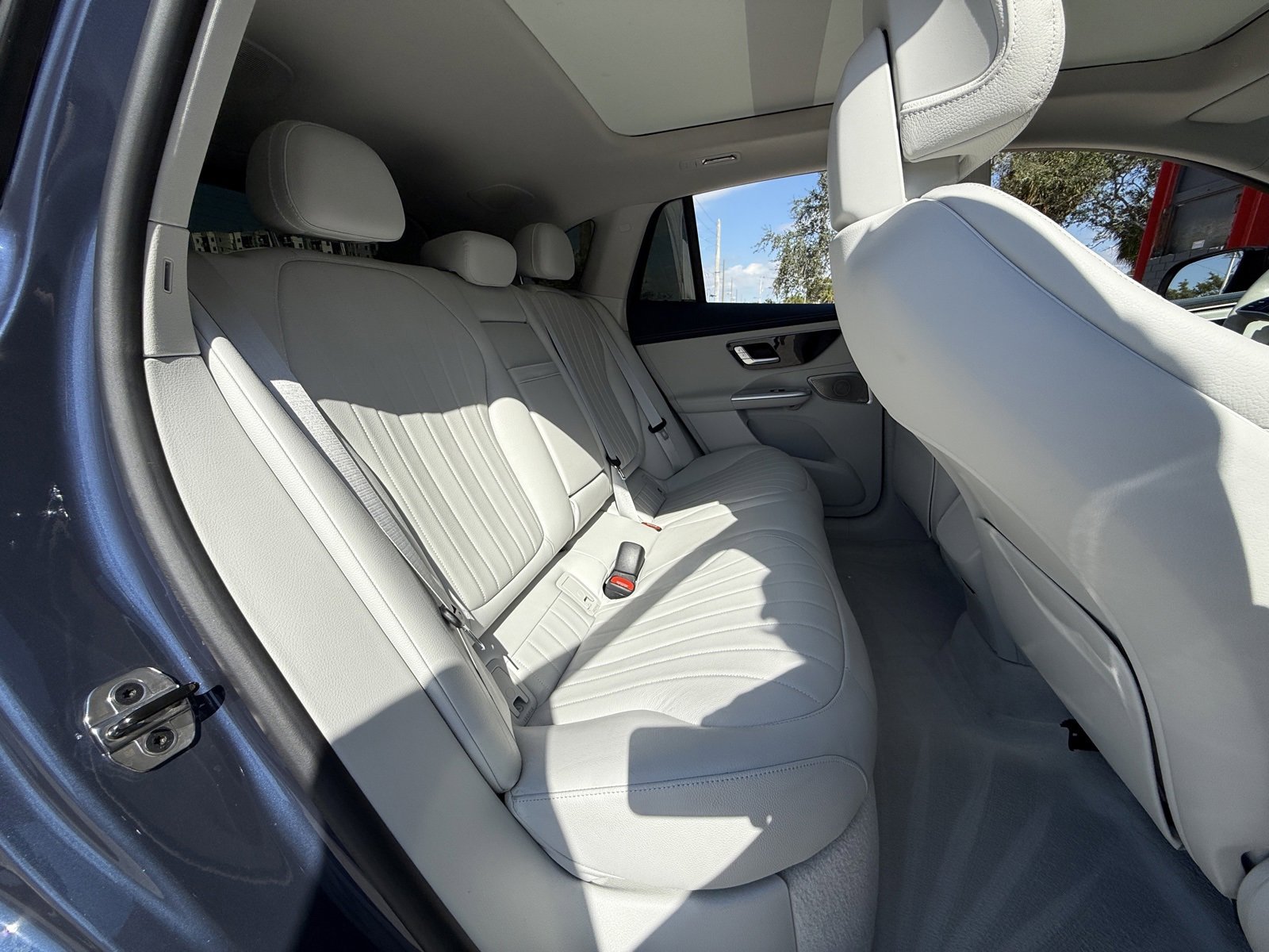 Used 2023 Mercedes-Benz EQE 500 4MATIC SUV image 16