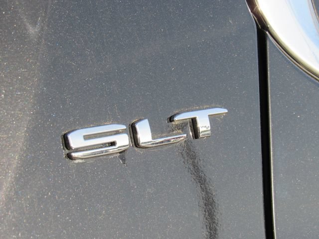 Used 2023 GMC Acadia SLT FWD image 13