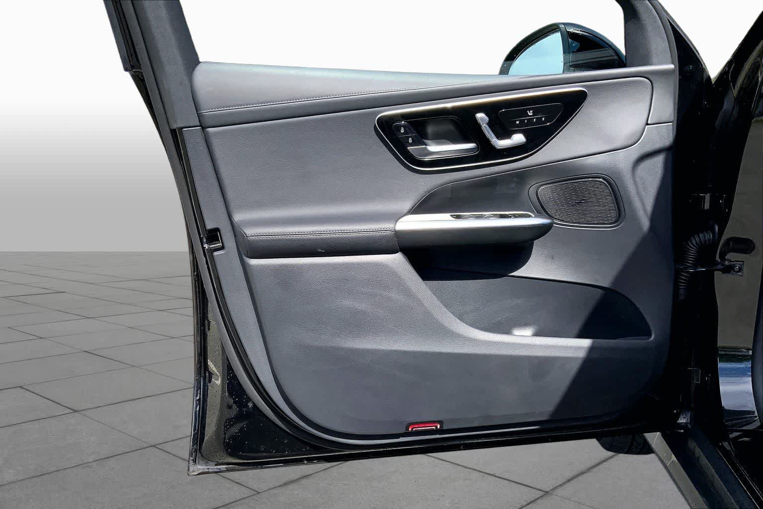 Used 2023 Mercedes-Benz GLC 300 4MATIC image 42