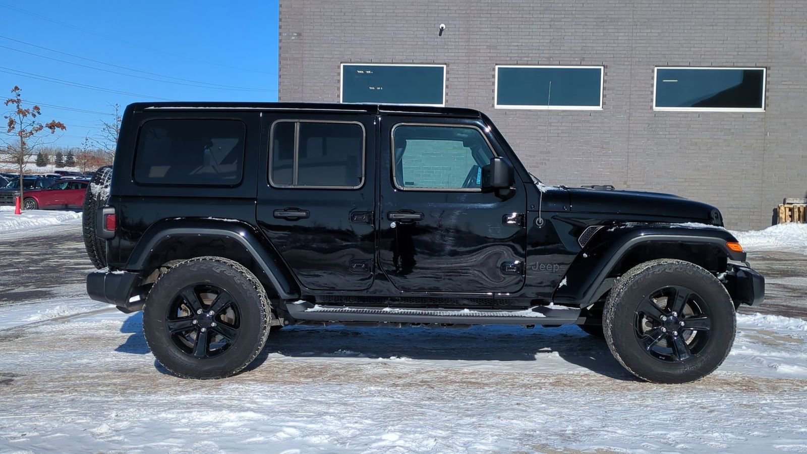 Used 2021 Jeep Wrangler Unlimited Sahara image 8