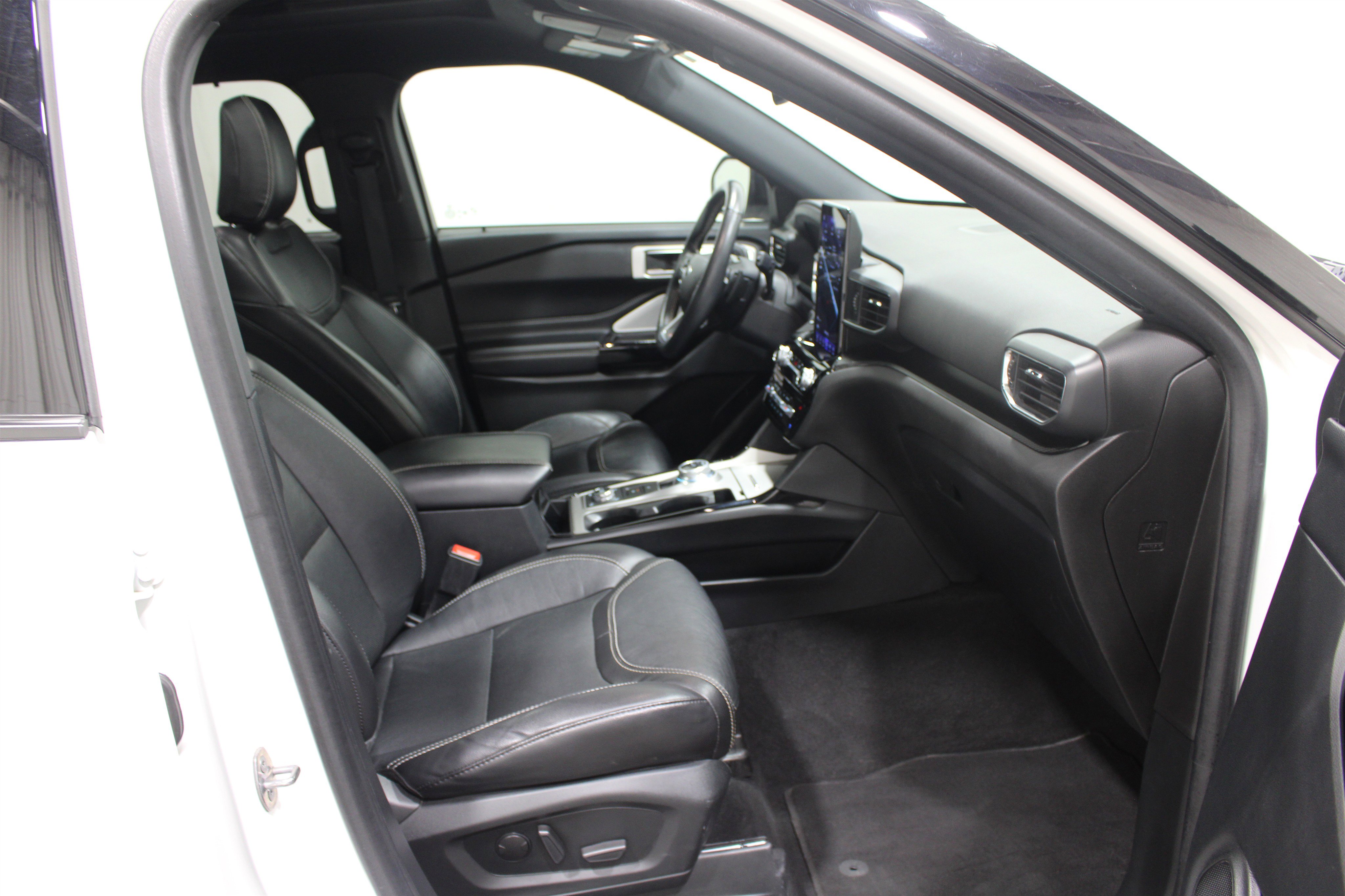 Used 2022 Ford Explorer ST w/ Equipment Group 401A AWD/4WD image 28