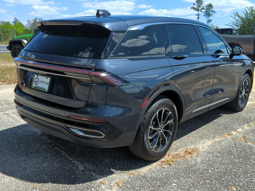 Used 2024 Lincoln Nautilus Premier image 7