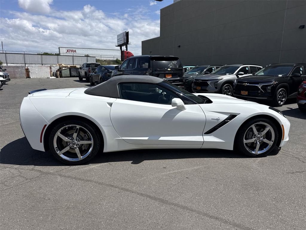 Used 2014 Chevrolet Corvette Stingray Convertible RWD image 2