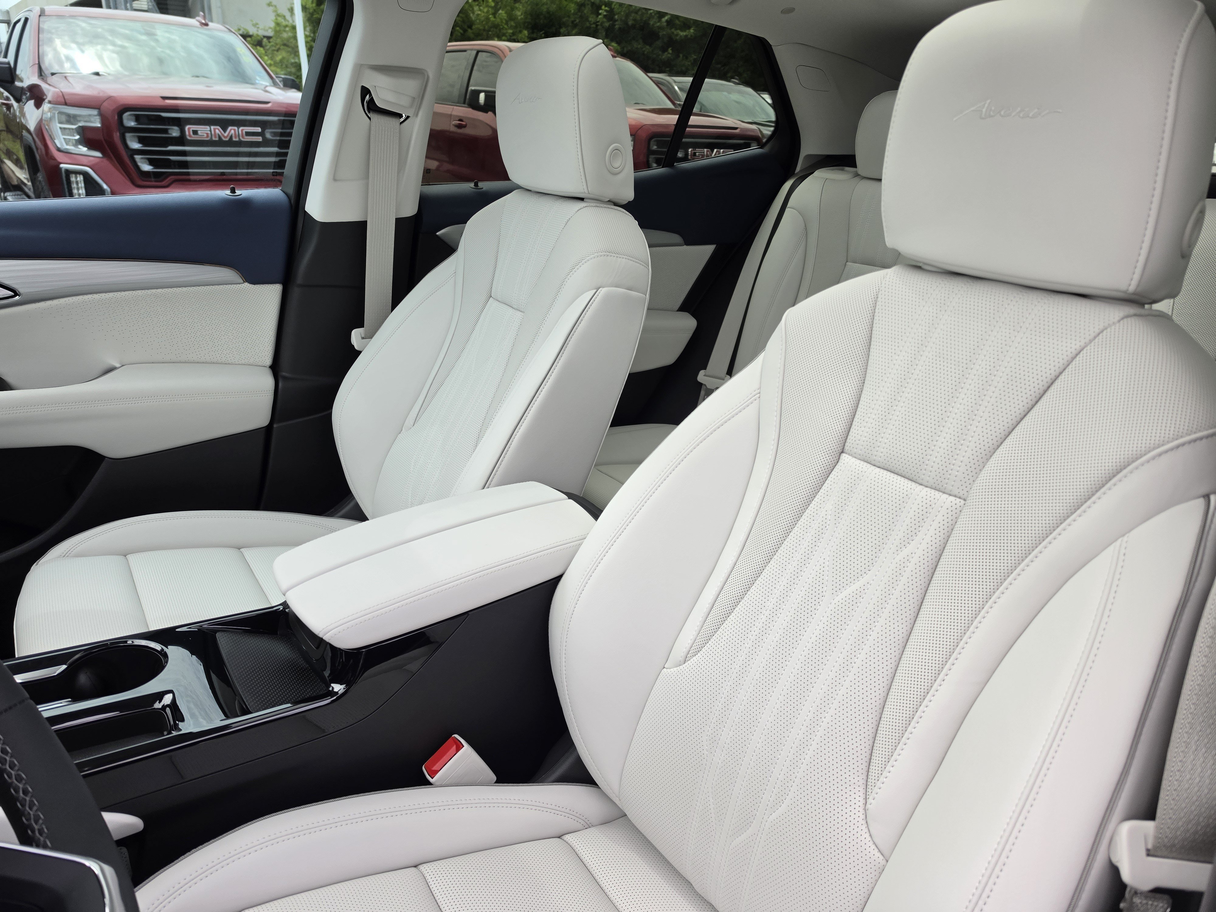 Used 2026 Buick Envision Avenir AWD/4WD image 6
