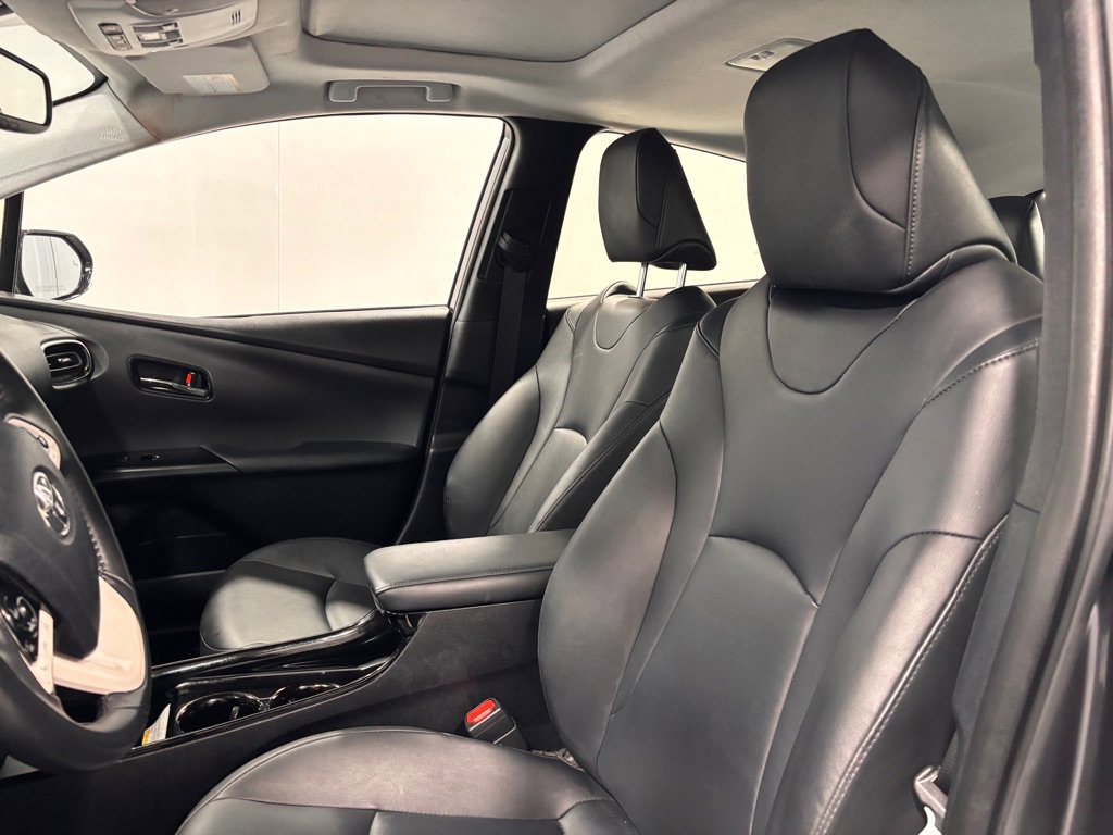 Used 2018 Toyota Prius Four w/ Advanced Technology Package image 12