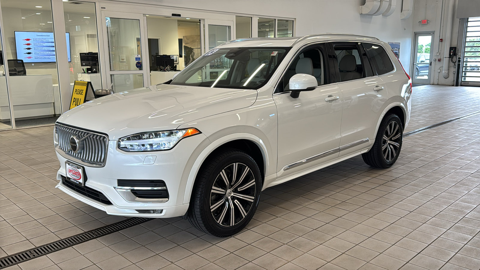 Used 2024 Volvo XC90 B5 Core w/ Protection Package Premier AWD/4WD image 9